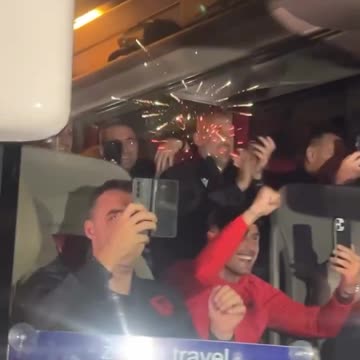 Kombëtarja pritet në Rinas pas fitores ndaj Serbisë