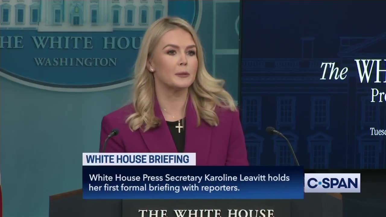 Trump's Sweet Karoline Leavitt