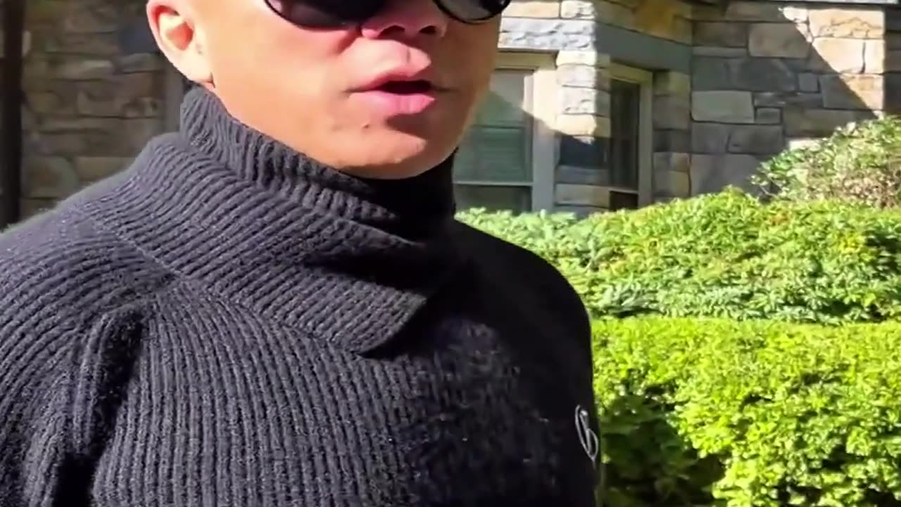 20221011文贵先生GETTR¹： #20大：党章宪法大改变（ #总统制），用虚假三权鼎立，把党变皇上叫 #党皇时代！共产党就是皇上，就是千秋万代！而外界根本一点都不知道！