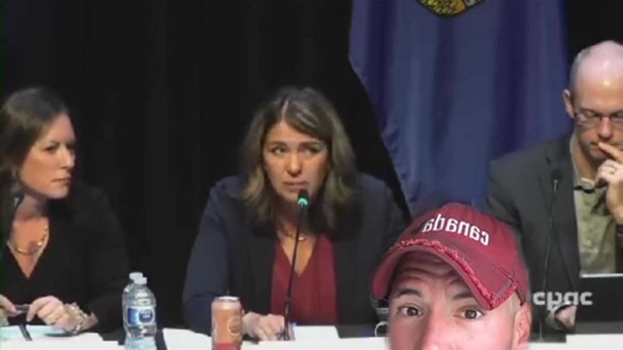 Danielle Smith does not hold BACK! Albertans are getting ROBBED BLIND $600 Billion