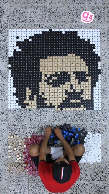 Built Mohamed Salah ⚽ portrait using 1,872 bottle caps! ♻️ #3d #3dart #salah #qamhani #shorts
