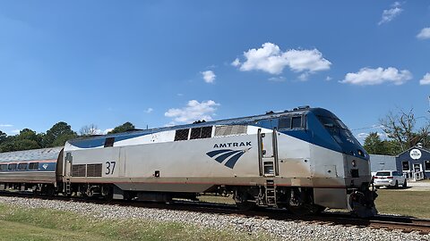 Amtrak 37 in Kenly NC gives us a horn salute