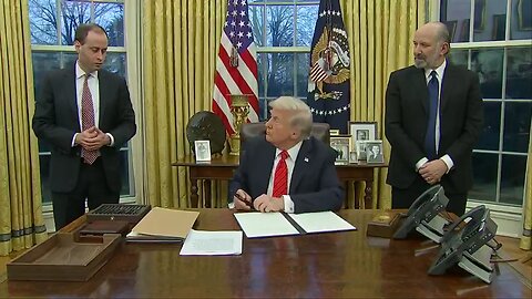 🚨 President Trump signs 25% tariffs on steel imports: "This is a big deal. This is the beginning