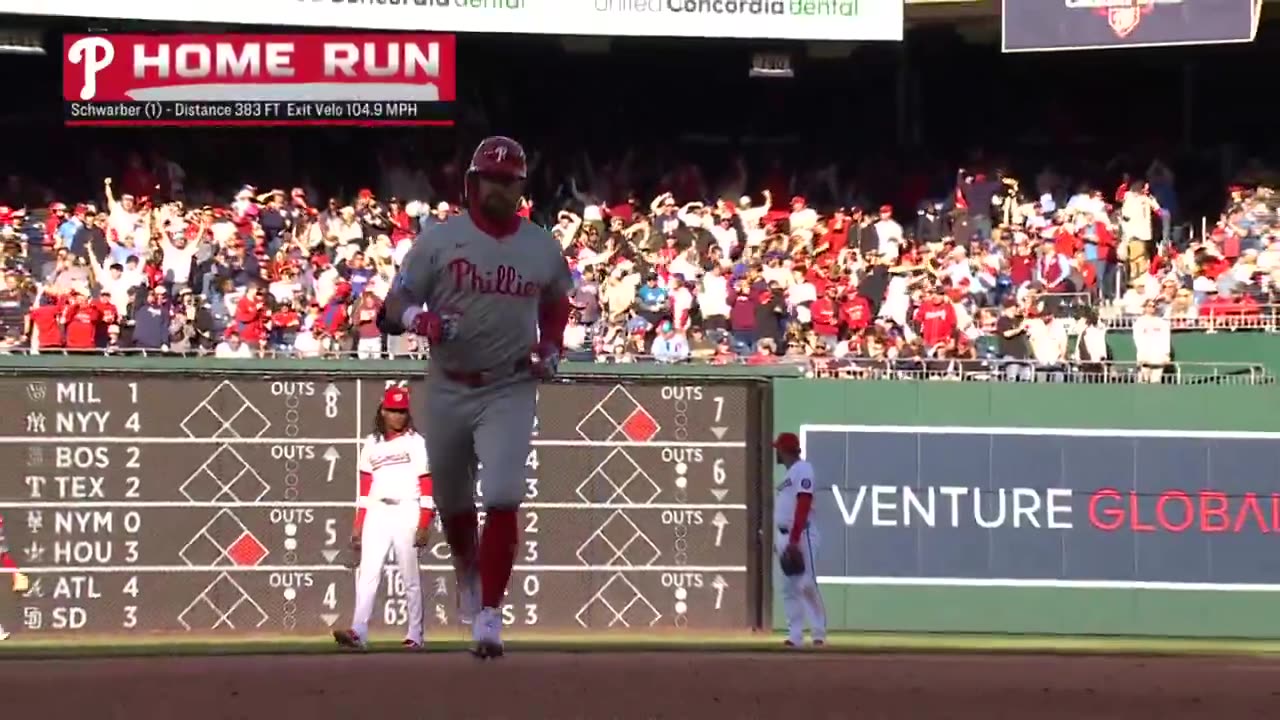 MLB - An #OpeningDay Schwarbomb for the lead 😤