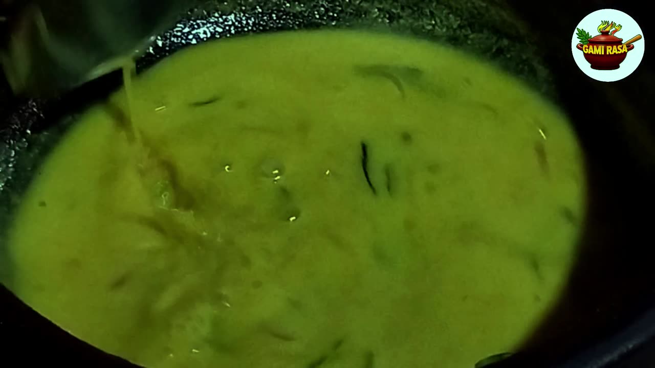 Sesbania grandiflora Leaves (කතුරු මුරුංගා) Milk Curry