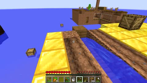 POOR vs RICH SEA BLOCK Battle 💎 JJ & Mikey’s Ocean Challenge! (Maizen)