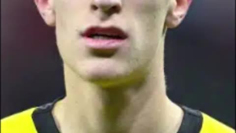 Man United Leads Schlotterbeck Race Over Barcelona, Liverpool