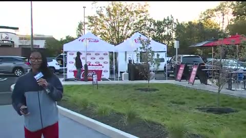 Raising Cane's opens in Milford; dozens line up to be one of the first customers