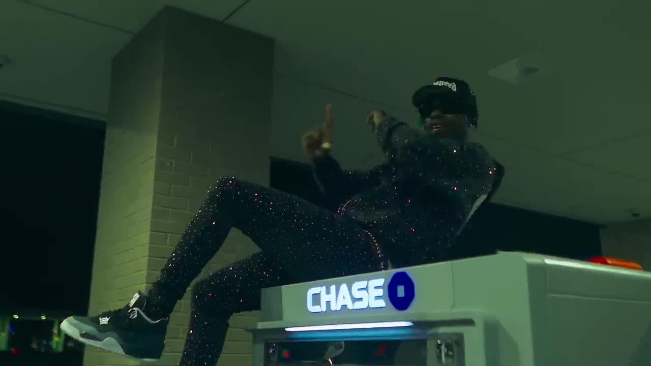 CEEJAY2KOLD - JUST LANDED IN L.A [ OFFICIAL VIDEO ]