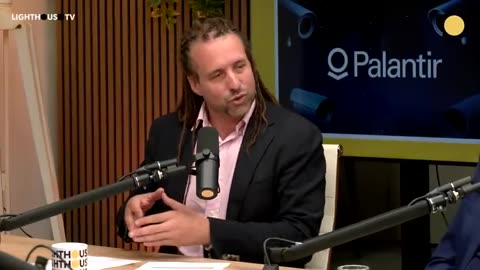 Lighthouse TV - Waarom doet de Nederlandse overheid sinds 2011 geheimzinnig over data-analyse Palantir