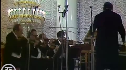 Intermezzo de la música para la película Tres_álamos en Plyushchikha