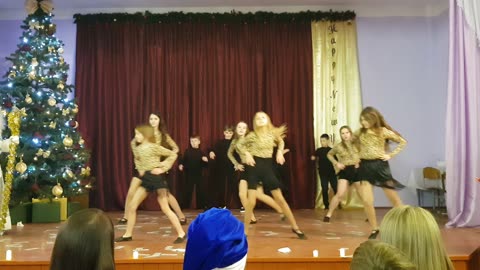 Clasele 5 și 6 B Concert Vine Anul Nou 8/16 Vancicăuți 19 decembrie 2025