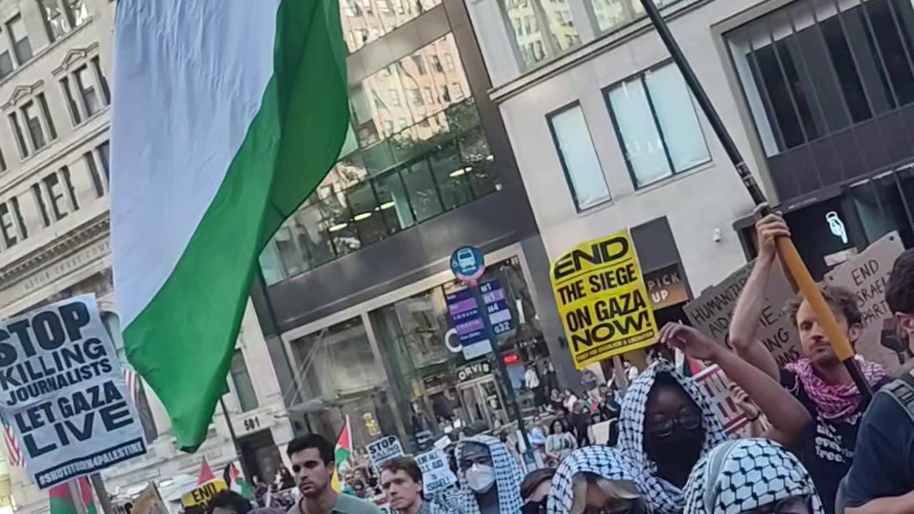En Nueva York protestan por los "DOS AÑOS DE GENOCIDIO" contra el Pueblo Indígena Palestino.