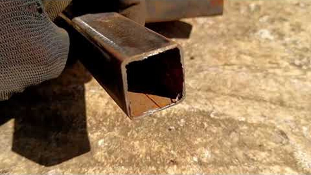 Few People Know How a Welder Solds a Thin Square Tube Joint