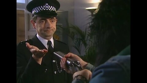 Fowler takes on the robbers | The Thin Bule Line
