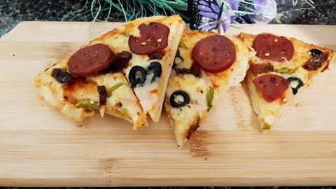 🍕 Transform Stale Bread into Delicious Pizza! 🍕The 10-Minute Pizza Hack from Stale Bread