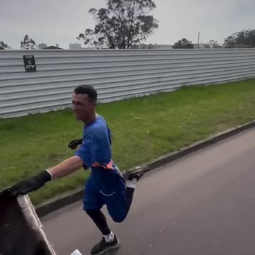 Can't stop running around here 🙌🏾 🙋🏾 ♂️ 🇧🇷 🚀 #viral #followme #sanitation #garbagetruck