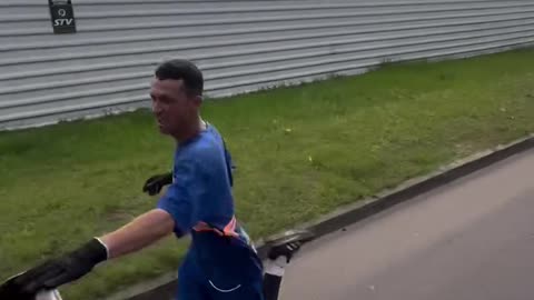 Can't stop running around here 🙌🏾 🙋🏾 ♂️ 🇧🇷 🚀 #viral #followme #sanitation #garbagetruck