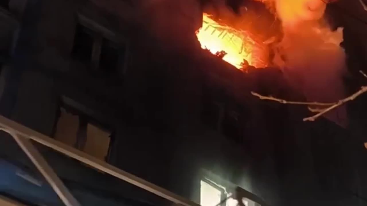 🤬 Russian UAV strike a high-rise building in Zaporizhzhia