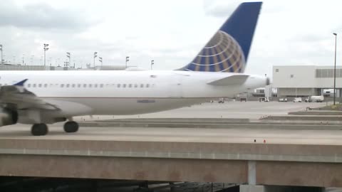 ✈️ Yesterday, more than 3,000 flights were delayed across the country