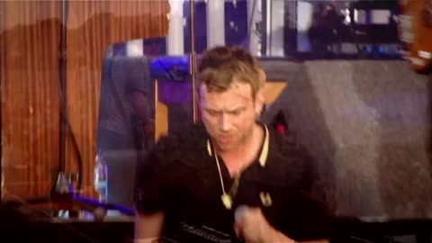 Girls & Boys - Blur (live)