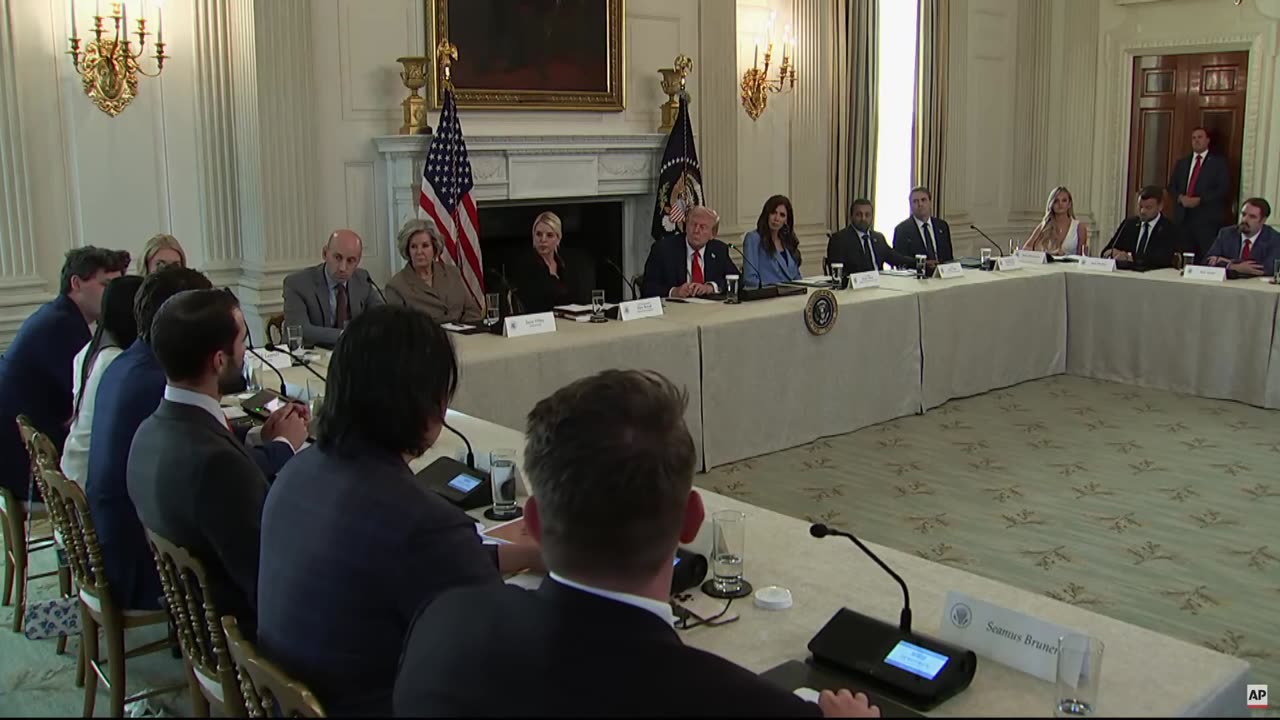 🔥 @sav_says_ : The reason why they're doing it is because the same media that sitting