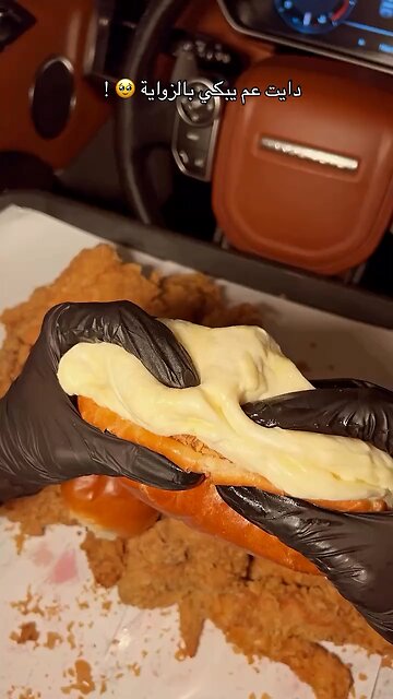 Follow for more ASMR videos🌮🍟 Credits: @atyabfarooj #mukbang #asmr #fastfood #asmreating