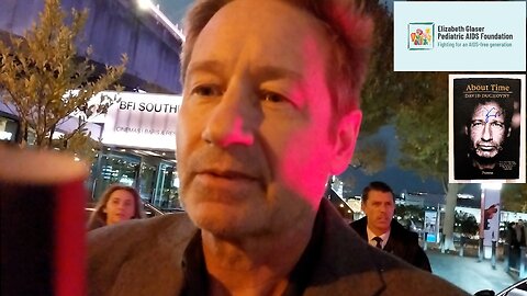 David Duchovny ⭐️ signs his poetry book for the Elizabeth Glaser Pediatric AIDS Foundation 💛💚