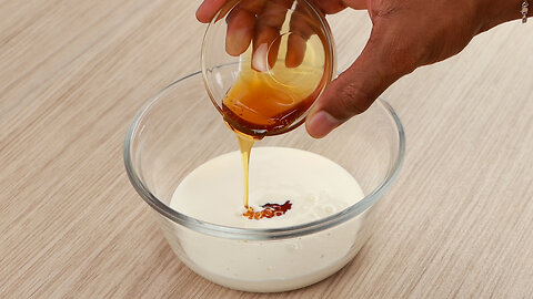 Add honey to the heavy cream and be very surprised with this result!