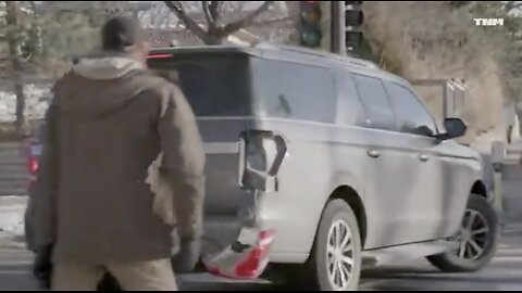 MUST WATCH: Footage of an a man who looks like Alex Pretti with a gun in his waistband