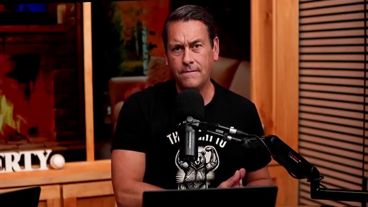 Tucker Carlson Just DESTROYED Ben Shapiro | Redacted Nov. 5