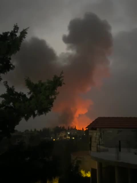 (Insane) Israeli Airstrikes Rock Southern Lebanon Overnight