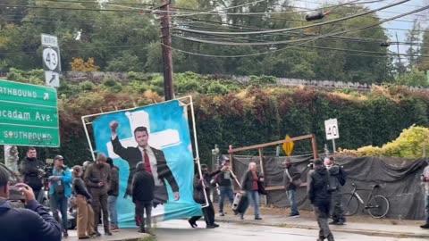 Patriots arrive at Portland ice facility to show support for ICE