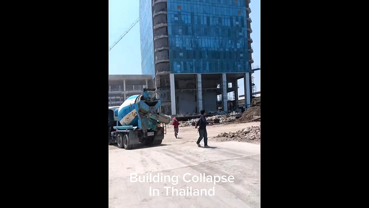 Earthquake in Thailand downs building