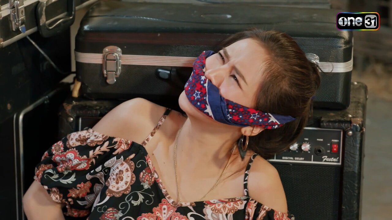 Monrak Maeklong (gagged)