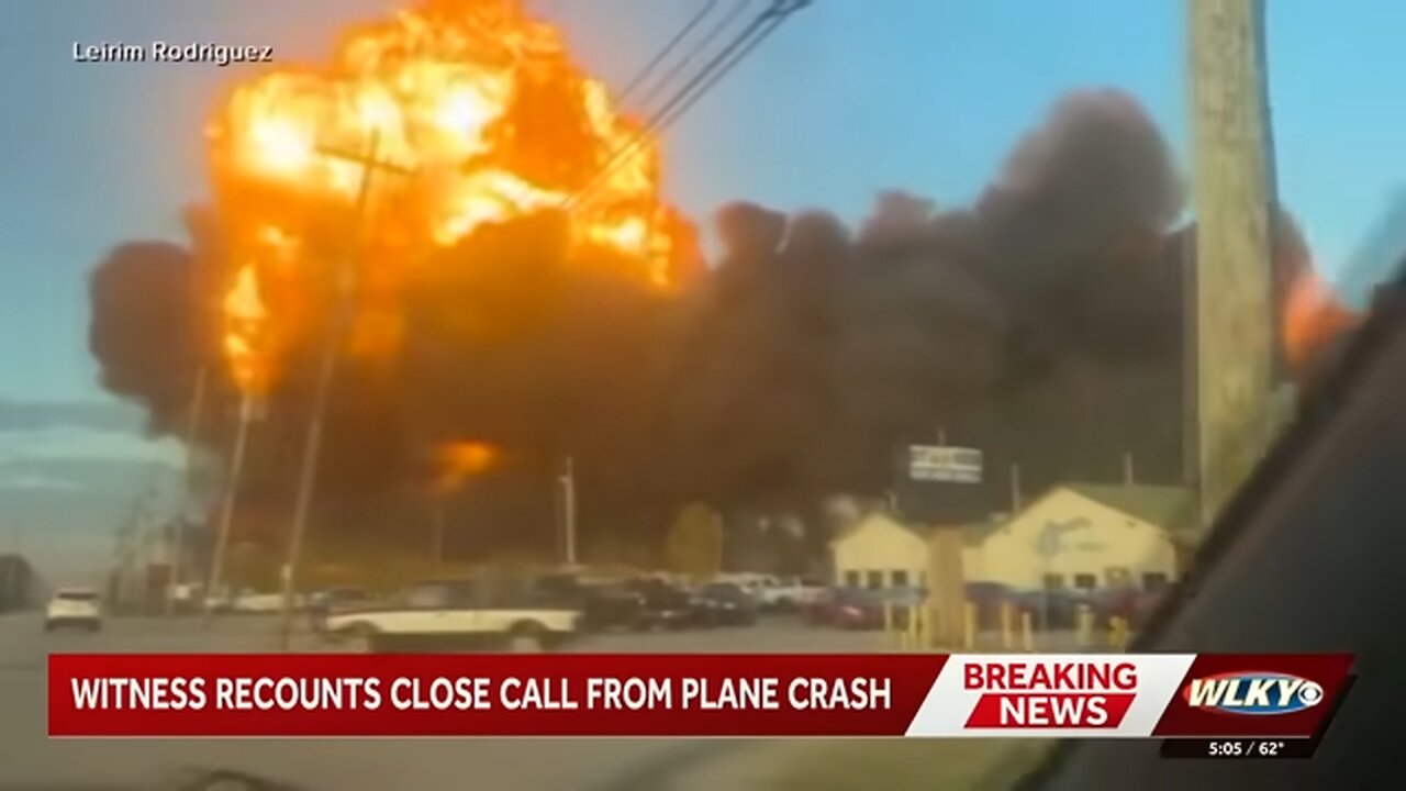 Witness recounts close call from plane crash at Stooges