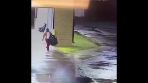 Arkansas inmate escaping while taking out the trash