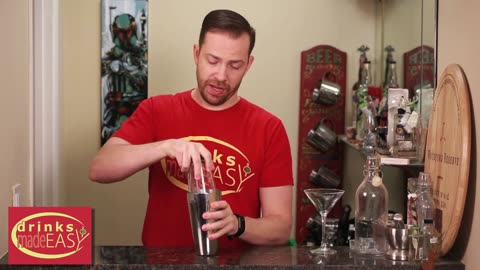 How To Make A Valentine's Day Pink Lady Cocktail