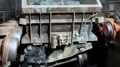 😮💥 The Secret Technique to Unload a Mine Cart Instantly! | FeedMyCuriosity