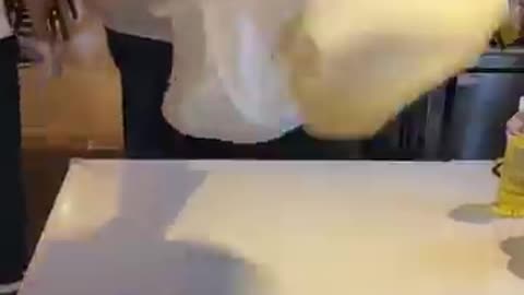 Unreal Kung Fu Bread Skills – You Won’t Believe This Street Food Master!