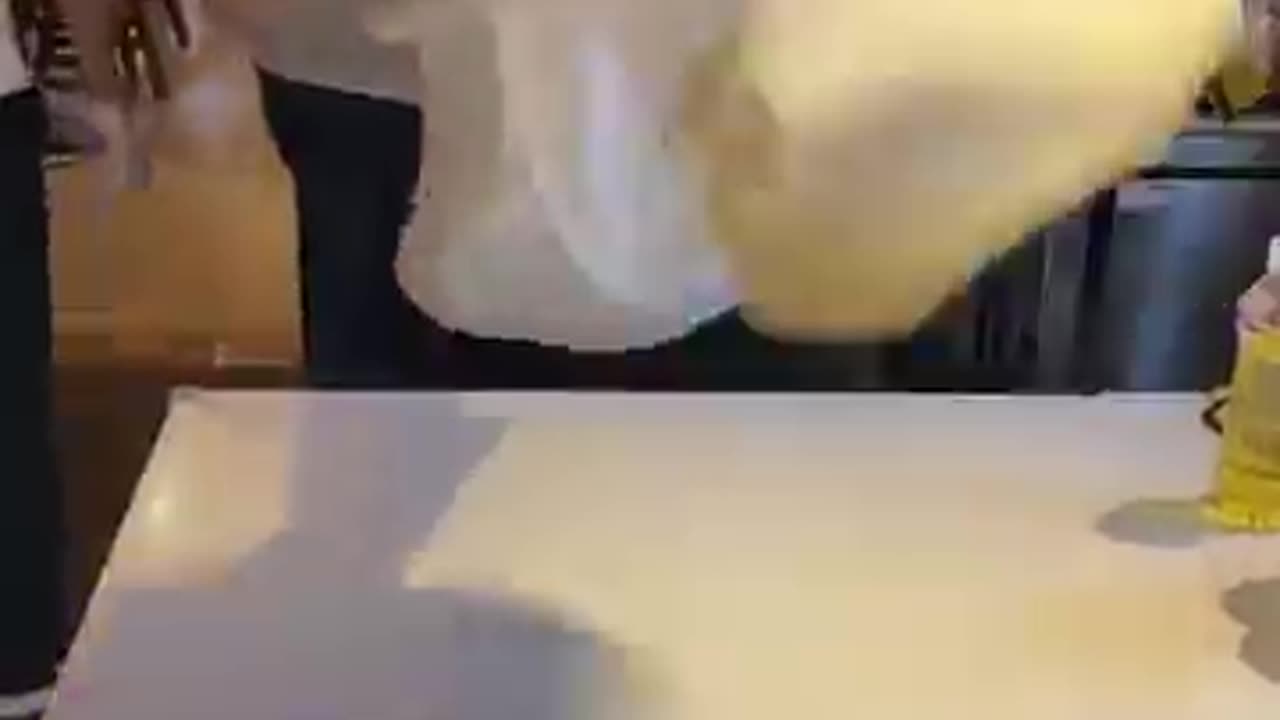 Unreal Kung Fu Bread Skills – You Won’t Believe This Street Food Master!