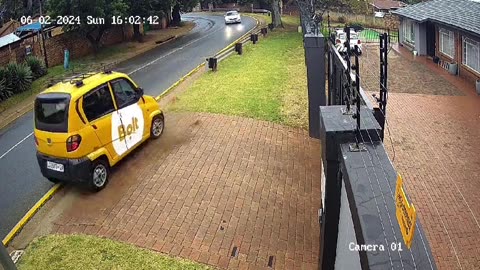 Tuk Tuk Hits a Lamp Post