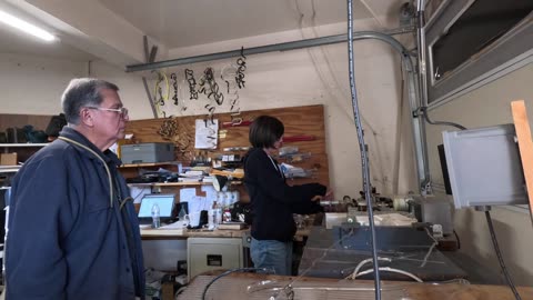 Neon Glass Bending Class Pumping