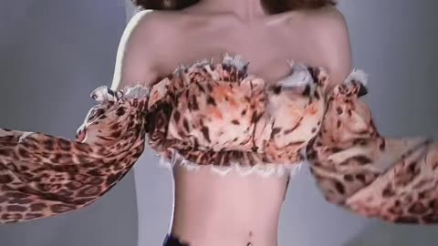 Daily Beauty EP 229 | Elegant Nude Pink Cropped Tee Enthusiastic Hip Hop Dance