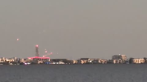 Video from Cape Canaveral, Florida as SpaceX Starship falls apart during test flight.