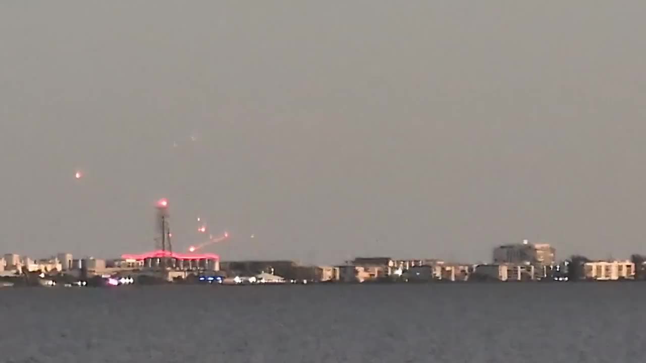 Video from Cape Canaveral, Florida as SpaceX Starship falls apart during test flight.