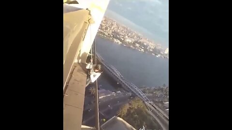 WOMAN FALLS OFF🌆📸SKYSCRAPER🏙️🧗‍♀️💫