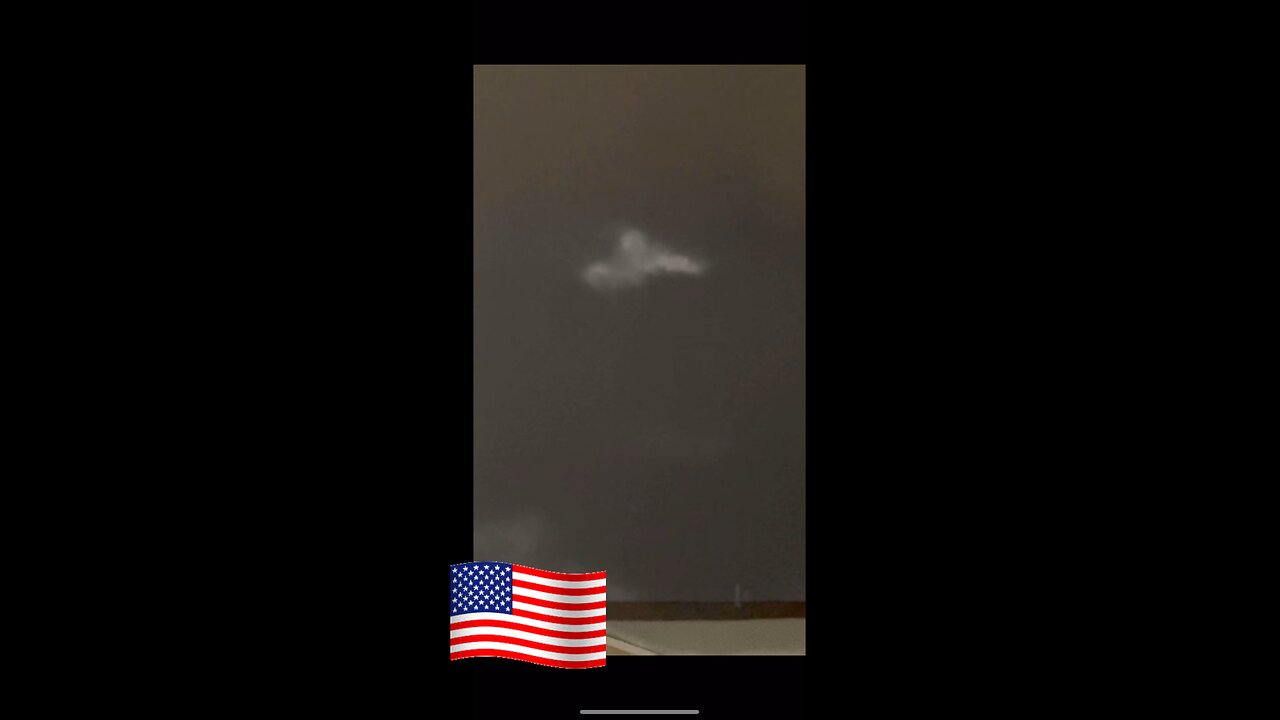Something strange is happening in the sky. #strange #ufo #mystery #unexplained