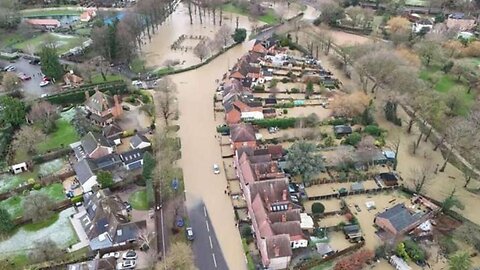 Rain and snow lead to flooding in many parts of the UK