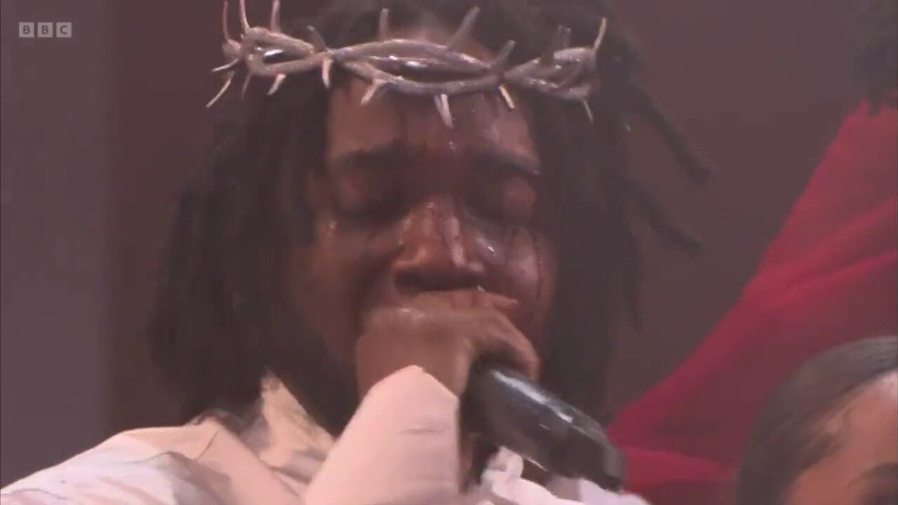 Kendrick Lamar’s mocks Jesus Christ by wearing a crown of thorns at SHOW